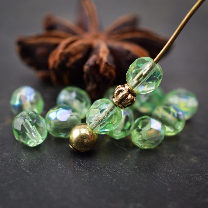 Facettes vert pistache 6mm X20 Perles verre tchèque irisé