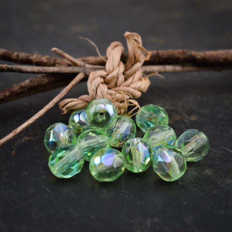 Facettes vert pistache 6mm X20 Perles verre tchèque irisé