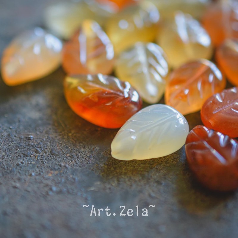 Feuilles sculptées en Agate rouge naturelle 14mm X2 Perles gemmes