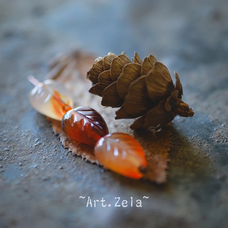 Feuilles sculptées en Agate rouge naturelle 14mm X2 Perles gemmes