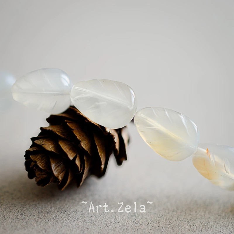 Feuilles sculptées en Agate blanche naturelle 14mm X2 Perles gemmes