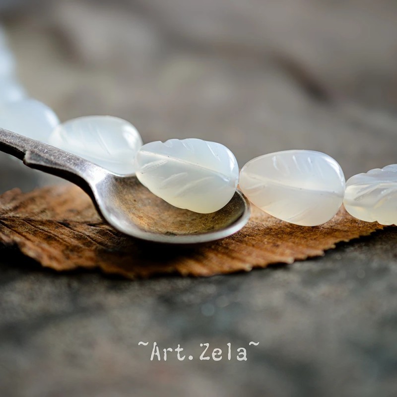 Feuilles sculptées en Agate blanche naturelle 14mm X2 Perles gemmes