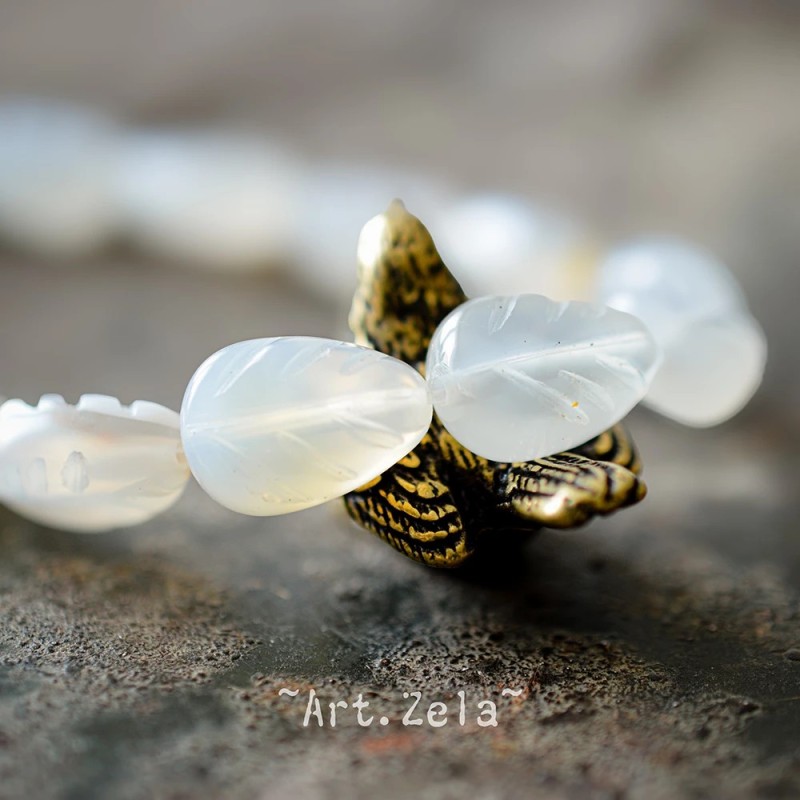 Feuilles sculptées en Agate blanche naturelle 14mm X2 Perles gemmes