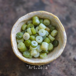 Heishi en Jade Xinyi naturel non teint 6x3mm X30 Perles gemmes