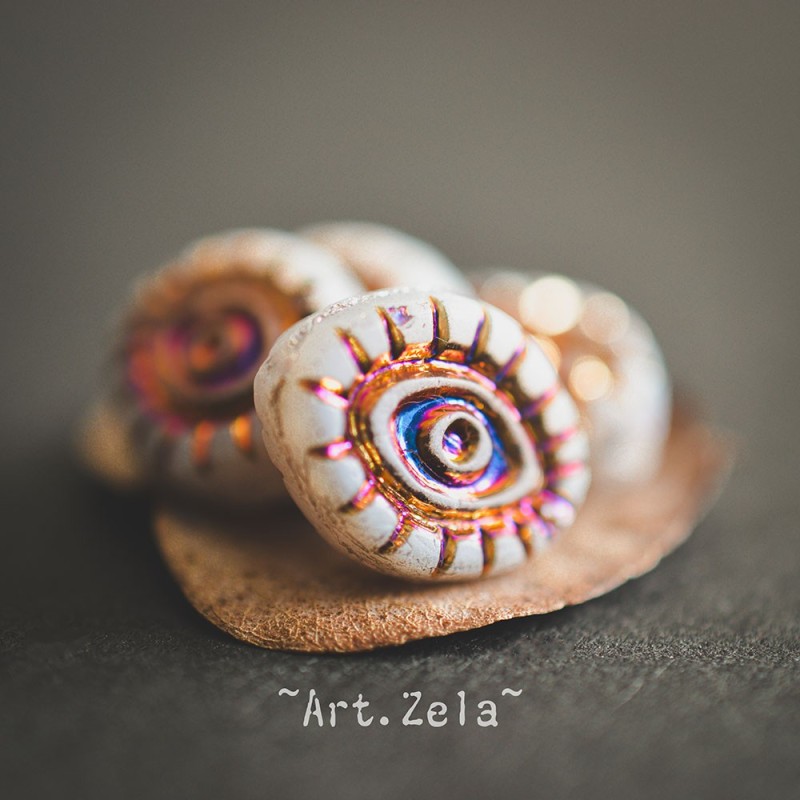 Oeil mystique blanc mat 14mm X2 Perles verre tchèque semi-opaque