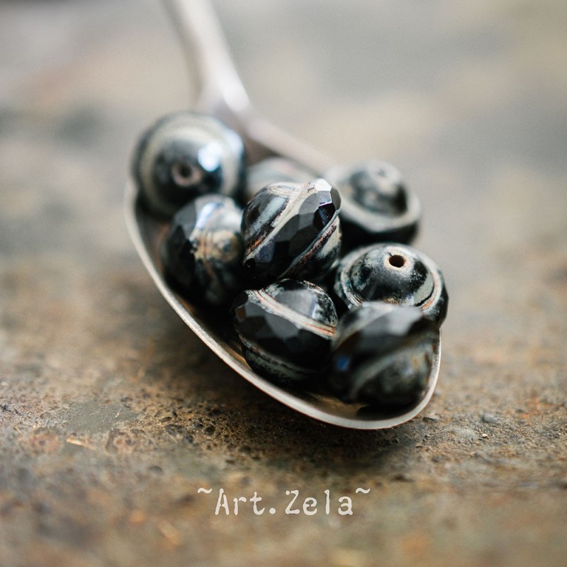Saturne Picasso noir10x8mm X12 Perles verre tchèque opaque