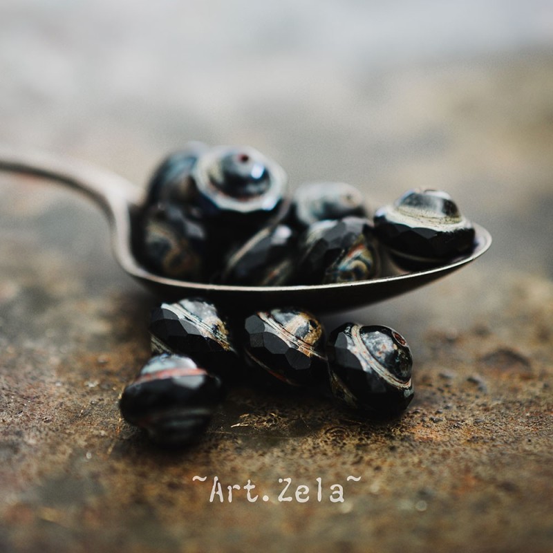 Saturne Picasso noir10x8mm X12 Perles verre tchèque opaque