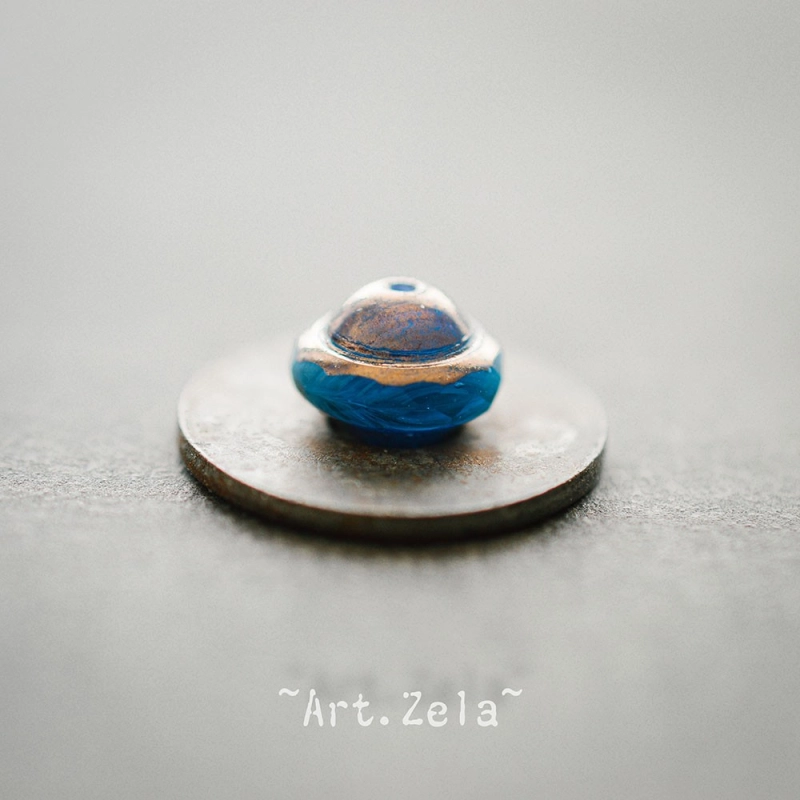 Saturne Picasso bleu paon X8 Perles verre tchèque opalescent