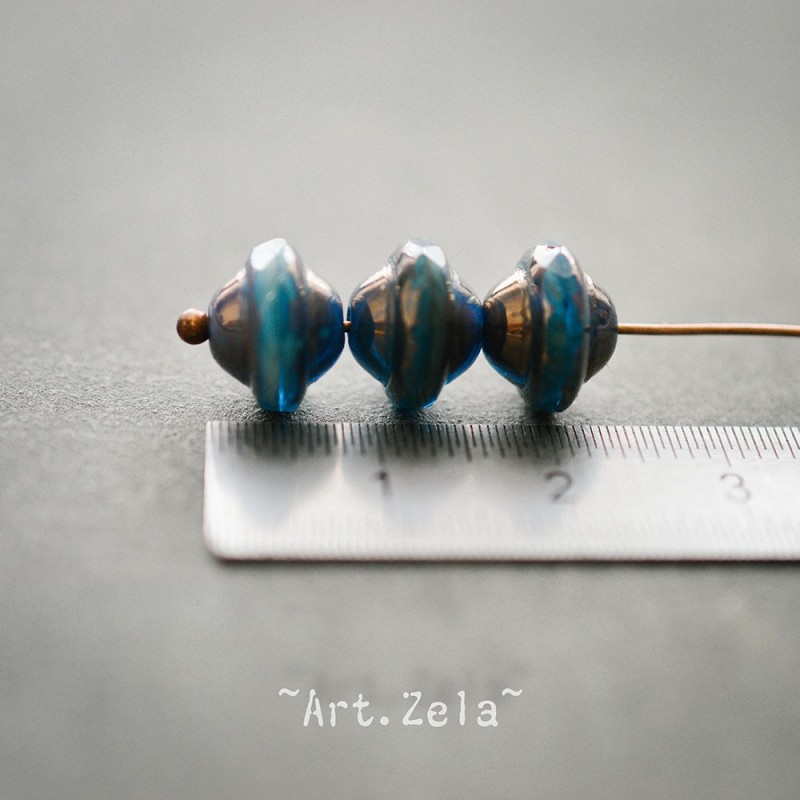 Saturne Picasso bleu paon X8 Perles verre tchèque opalescent