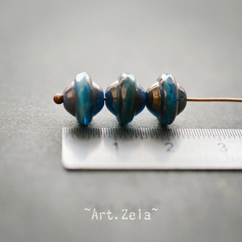 Saturne Picasso bleu paon X8 Perles verre tchèque opalescent
