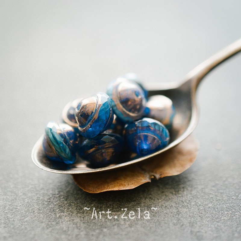 Saturne Picasso bleu paon X8 Perles verre tchèque opalescent
