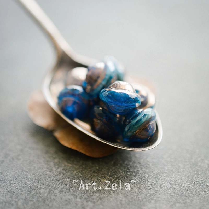 Saturne Picasso bleu paon X8 Perles verre tchèque opalescent