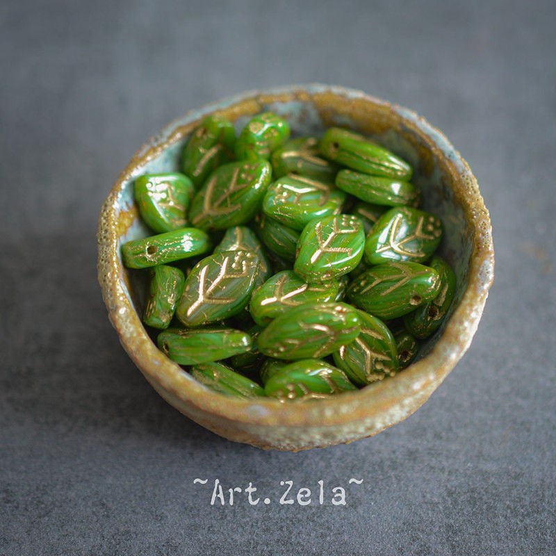 Feuilles vert pomme 12x7mm X25 Perles verre tchèque