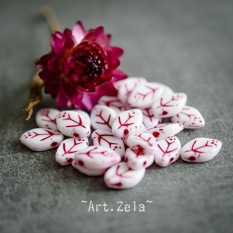 Feuilles blanc rouge turc 12x7mm X25 Perles verre tchèque