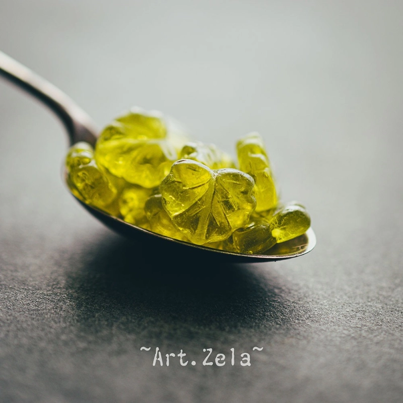 Feuilles rustiques vert-jaune  13x11mm X12 Perles verre tchèque transparent
