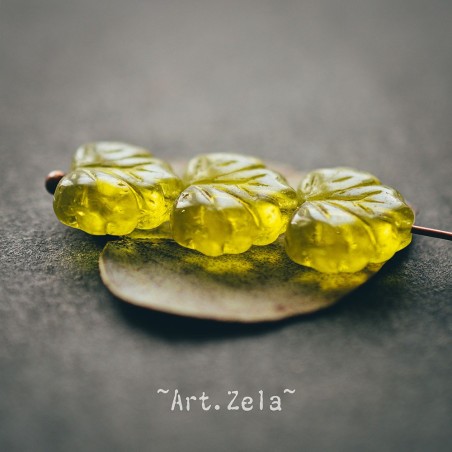 Feuilles rustiques vert-jaune  13x11mm X12 Perles verre tchèque transparent