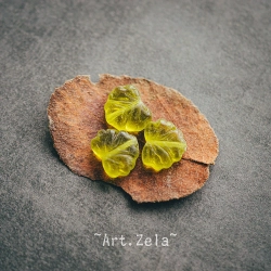 Feuilles rustiques vert-jaune  13x11mm X12 Perles verre tchèque transparent