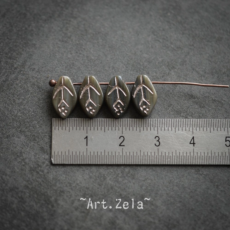 Feuilles tons gris bleu vert 12x7mm X25 Perles verre tchèque