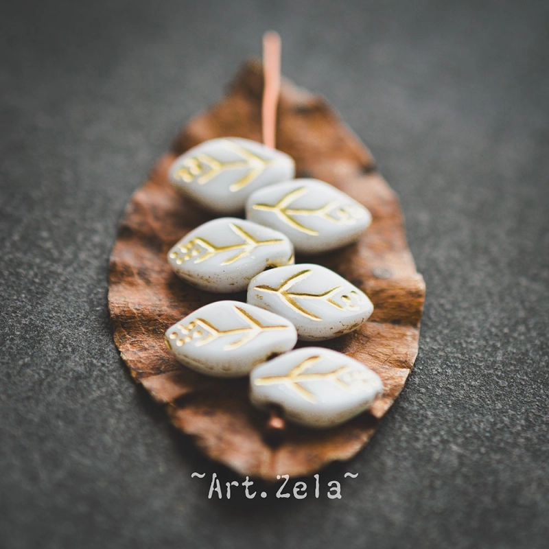 Feuilles blanc doré 12x7mm X25 Perles verre tchèque opaque
