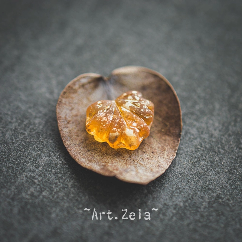 Feuilles orange doré 13x11mm X10 Perles verre tchèque dépoli