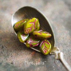 Feuilles vert chartreuse bordeaux 12x7mm X25 Perles verre tchèque
