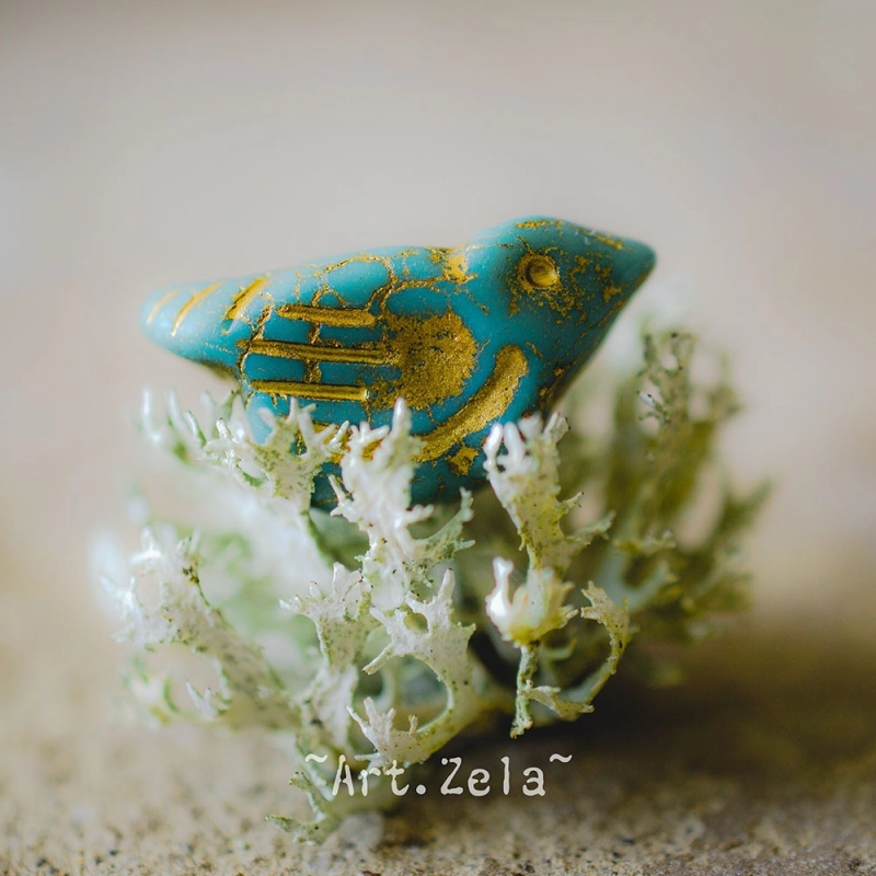 Oiseau mat vert doré 22mm X1 Perle verre tchèque opaque