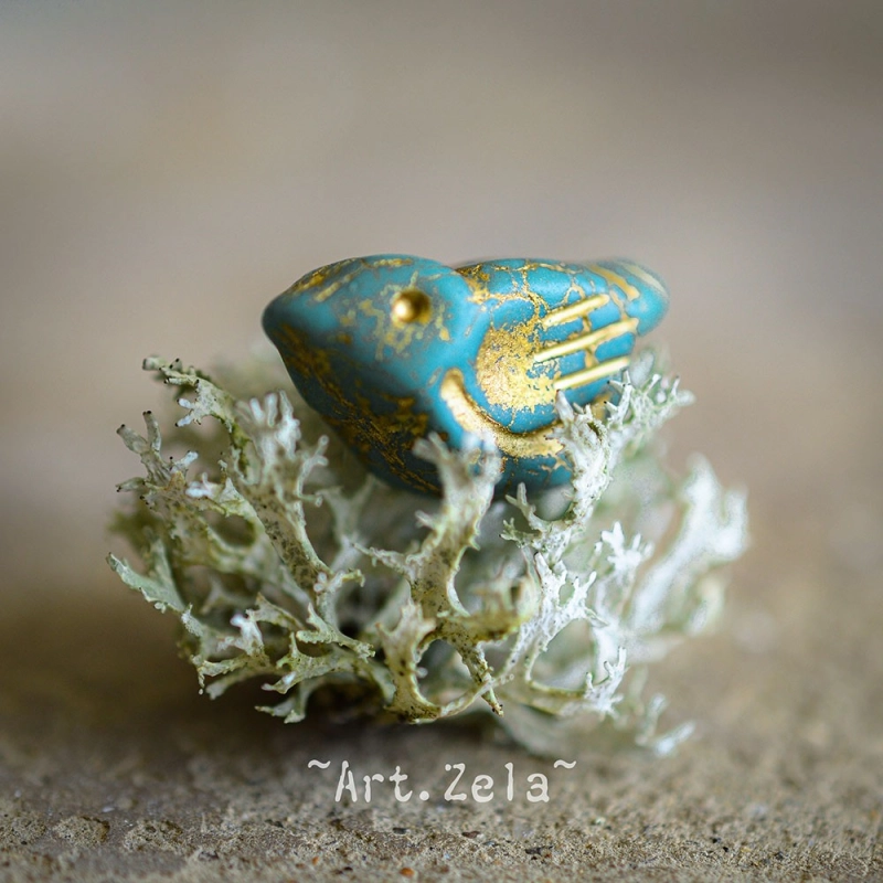 Oiseau mat vert doré 22mm X1 Perle verre tchèque opaque