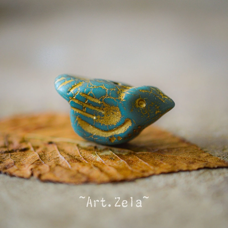 Oiseau mat vert doré 22mm X1 Perle verre tchèque opaque