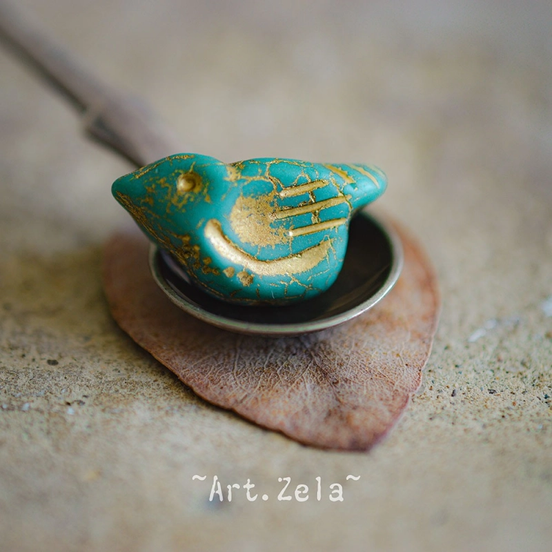 Oiseau mat vert doré 22mm X1 Perle verre tchèque opaque
