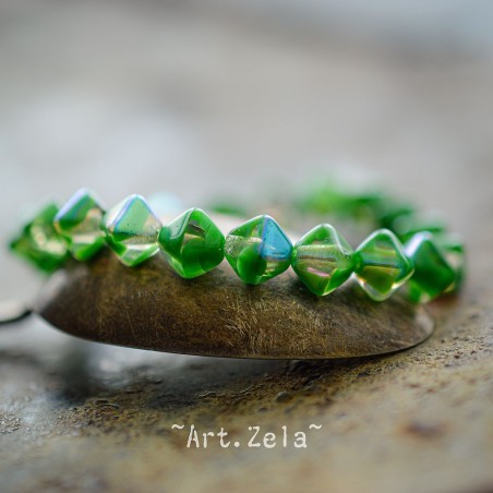 Bicônes vert pomme AB 6mm X30 Perles verre tchèque opalescent