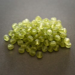 Perles facettes vert pomme 4mm X40 Perles verre tchèque mat