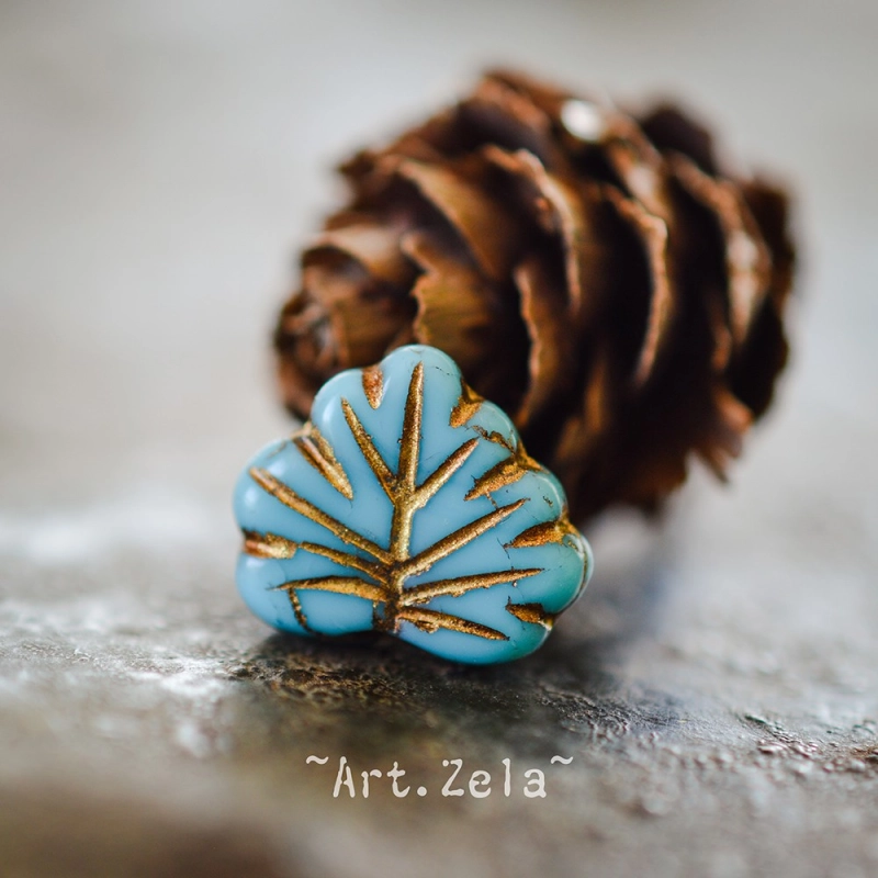 Feuilles érable bleu ciel bronze 13mm X4 Perles verre tchèque opaque