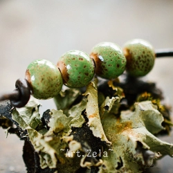 Perles céramique émaillée vert - brun 8mm X15 Perles artisanales