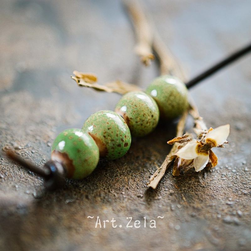 Perles céramique émaillée vert - brun 8mm X15 Perles artisanales