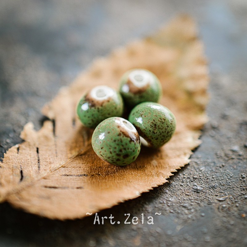Perles céramique émaillée vert - brun 8mm X15 Perles artisanales