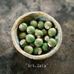 Perles céramique émaillée vert - brun 8mm X15 Perles artisanales
